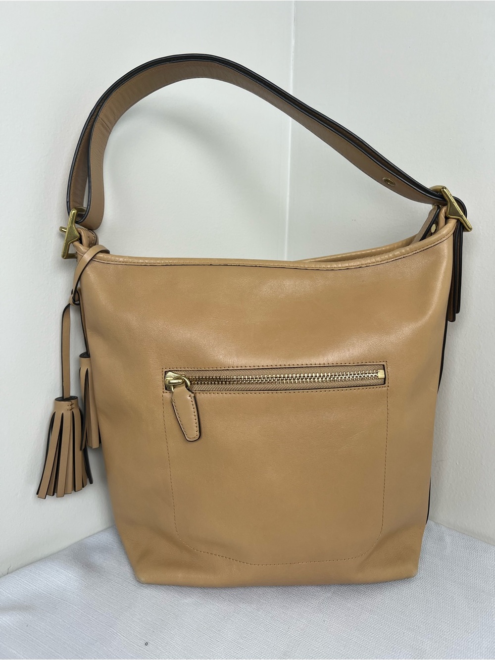 Coach Legacy Duffle Bag in Beige Leather with Tassel Charm - Picture 2 of 11